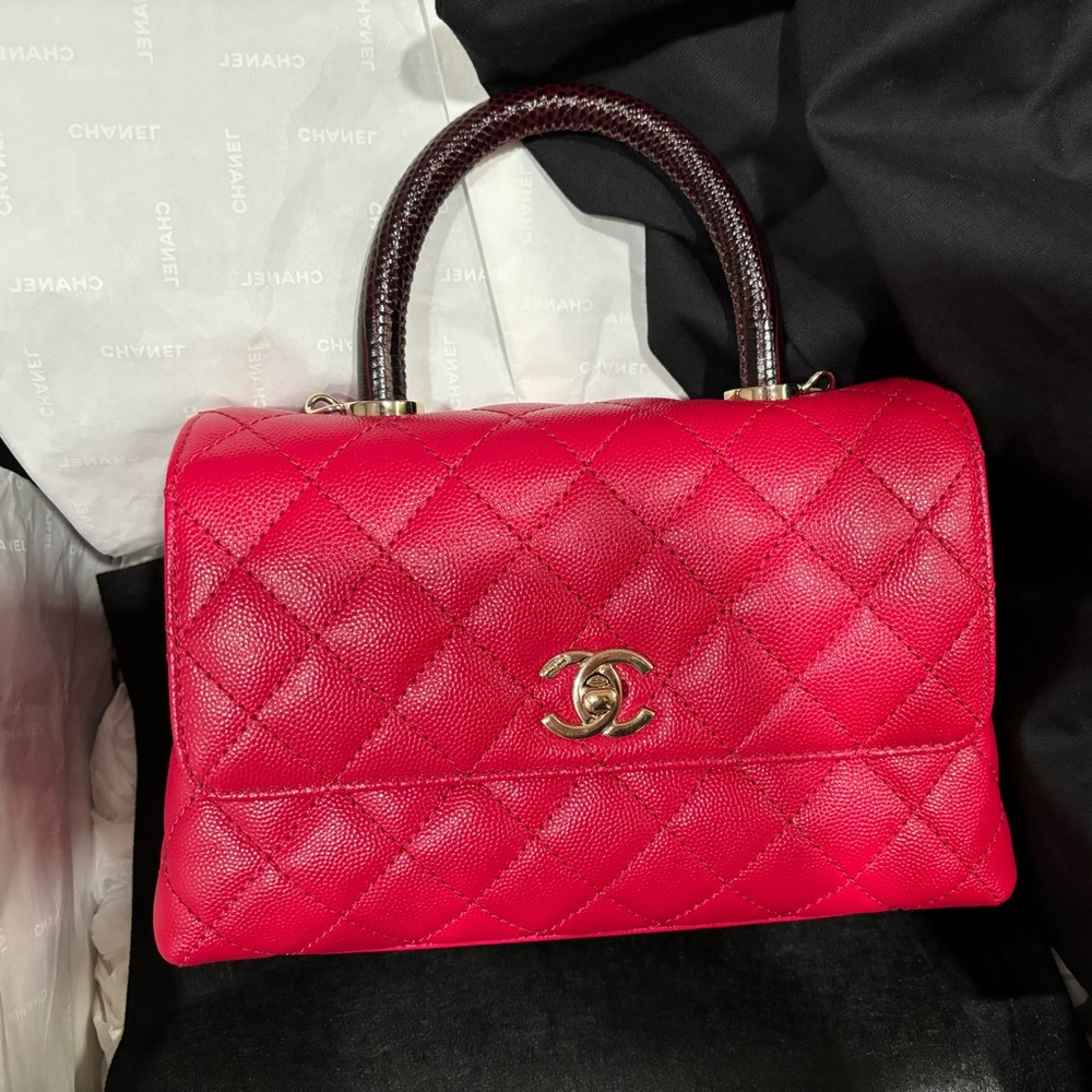 CHANEL 21K Small Raspberry Pink Lizard Embossed Coco Handle